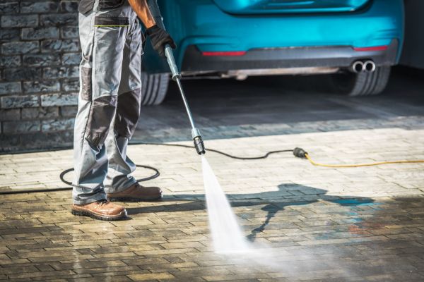 Cost of Driveway Pressure Washing in Elkhart