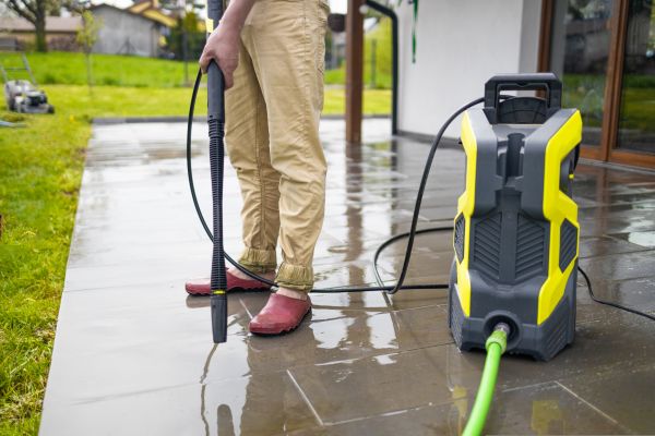 Porch Pressure Washing in Elkhart