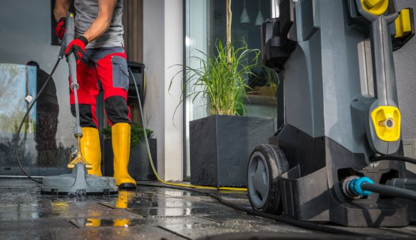 Commercial Pressure Cleaning in Elkhart