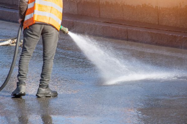 Asphalt Pressure Washing in Elkhart