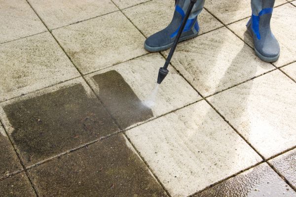 Outdoor Concrete Cleaning in Elkhart