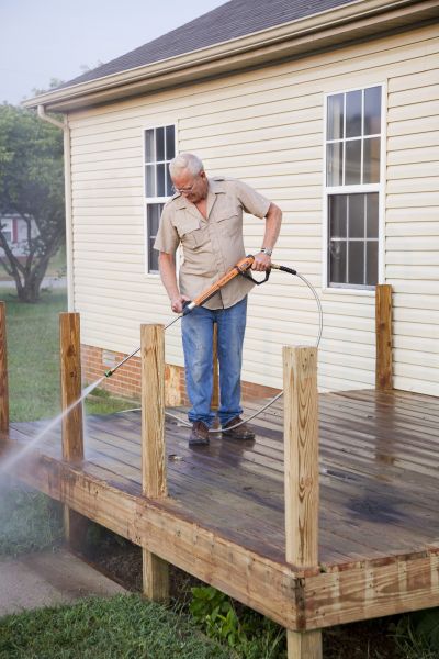 Cost of Deck Mold Cleaning in Elkhart