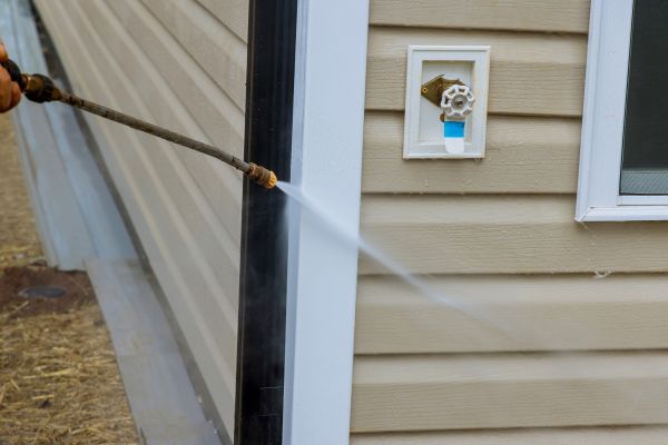 Cost of Vinyl Siding Cleaning in Elkhart
