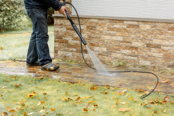 Residential Powerwashing in Elkhart